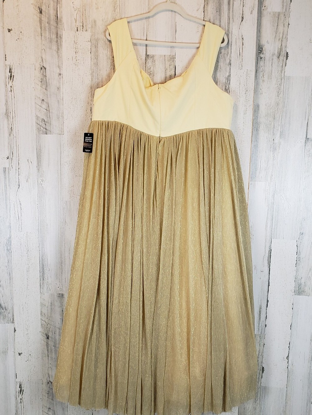 Torrid Disney Belle Halloween Costume Size 22 - Picture 6 of 9